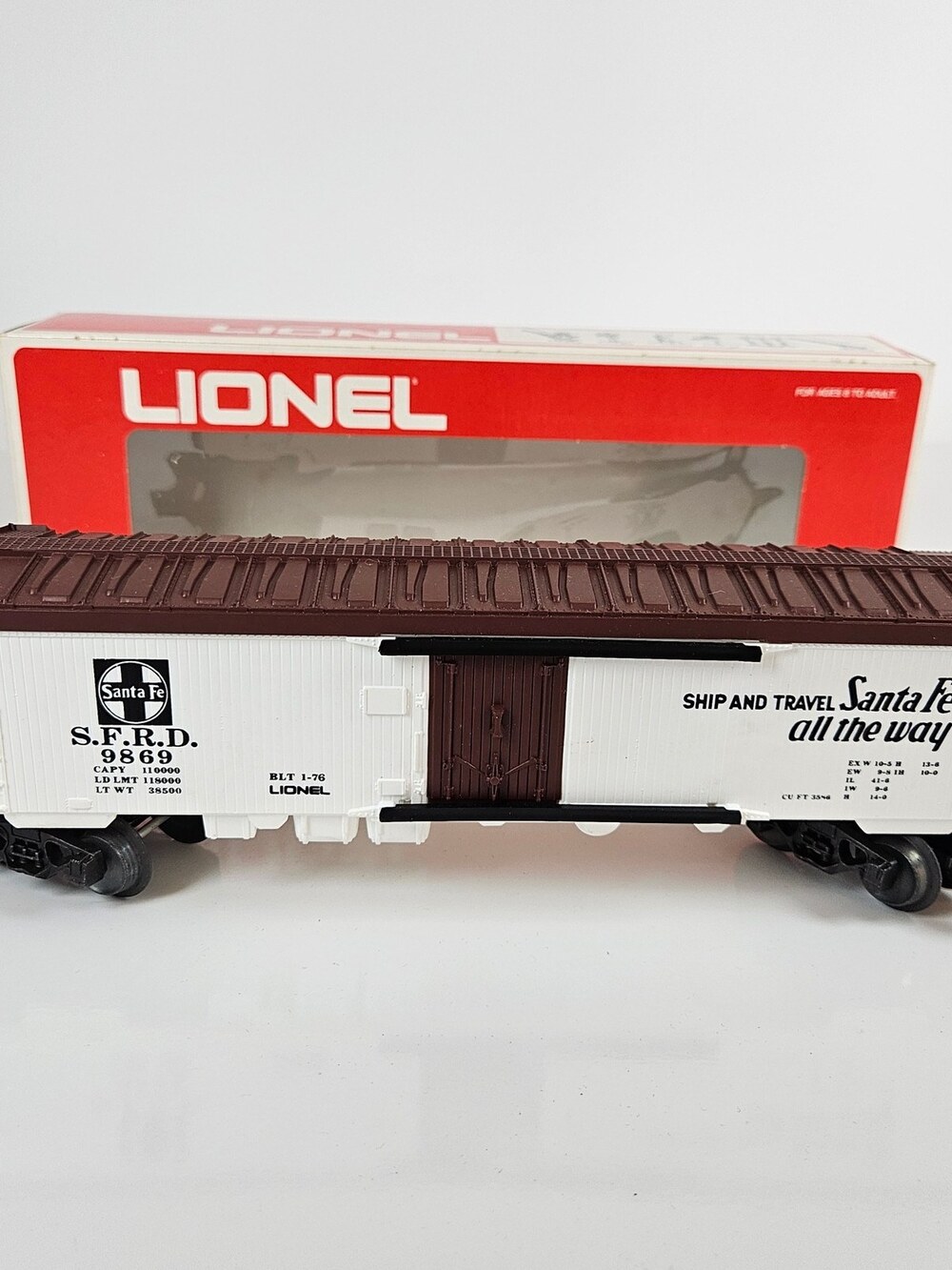 Lionel Santa Fe Reefer O Gauge Refrigerator Car White Brown